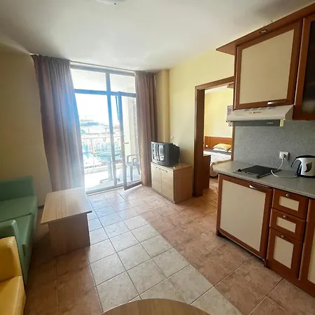 Sea View Kaya Apartments, Sunny شقة